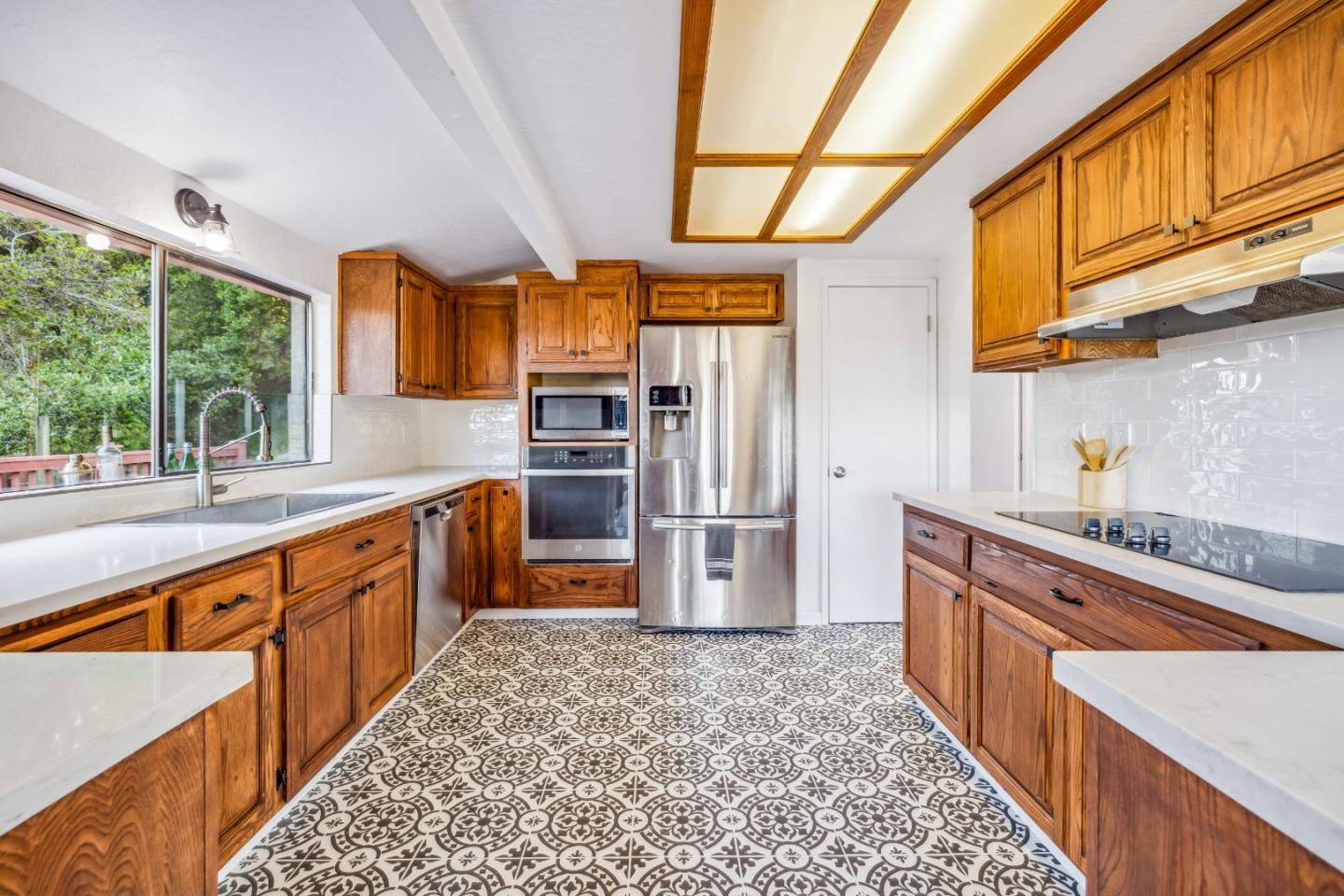 579 Carpenteria RD