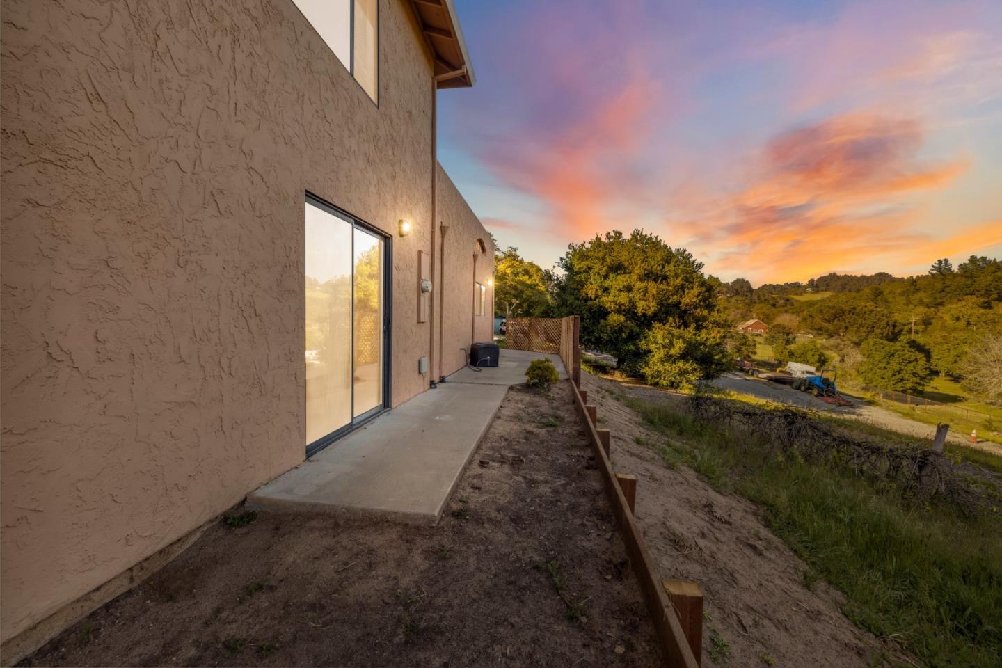 579 Carpenteria RD