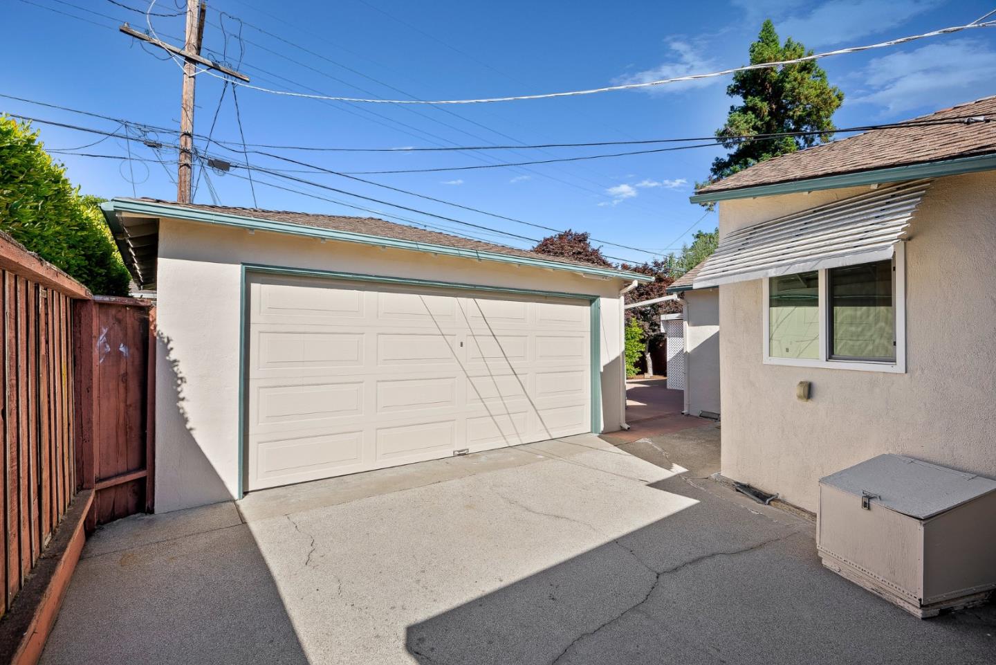 2233 Hicks Avenue