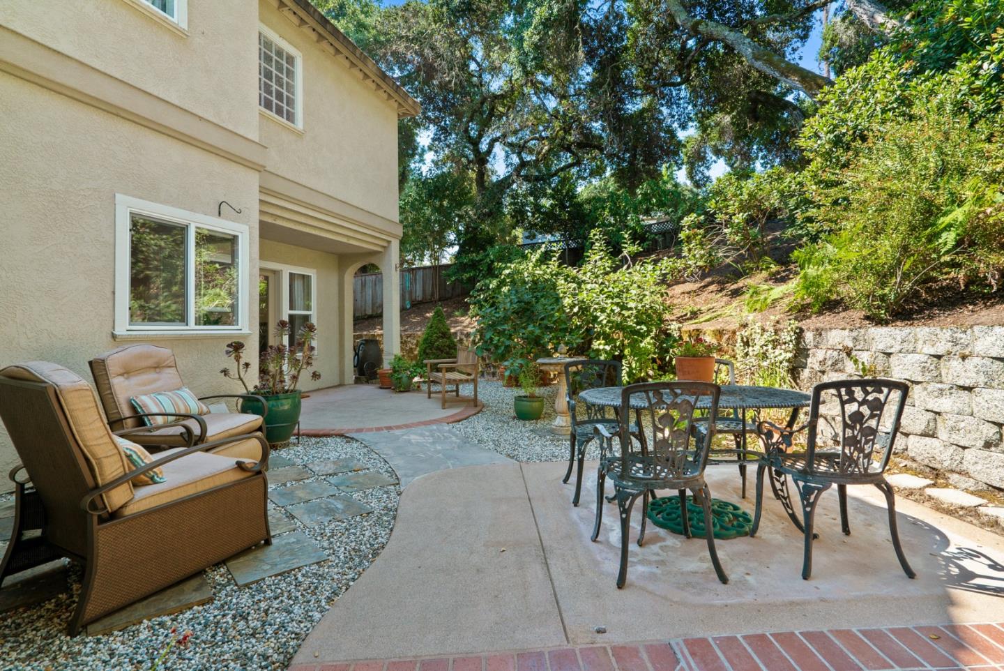21 Bay Laurel Court