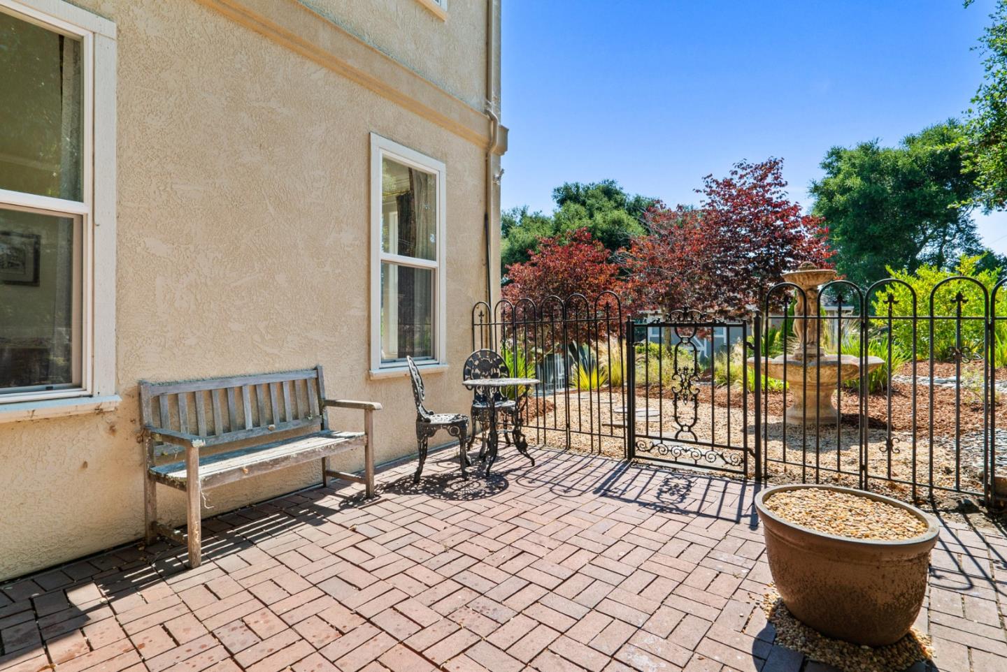 21 Bay Laurel Court