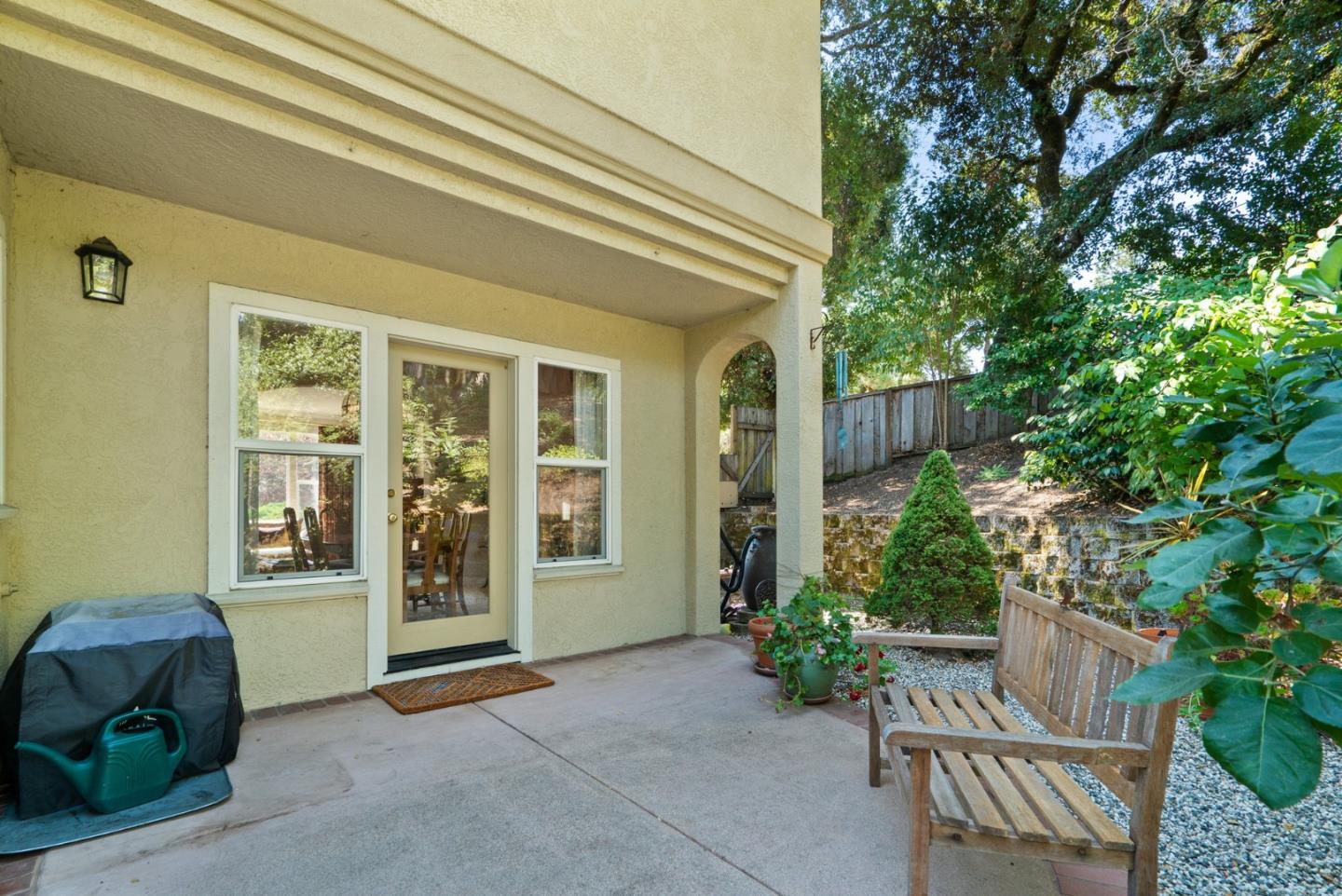 21 Bay Laurel Court