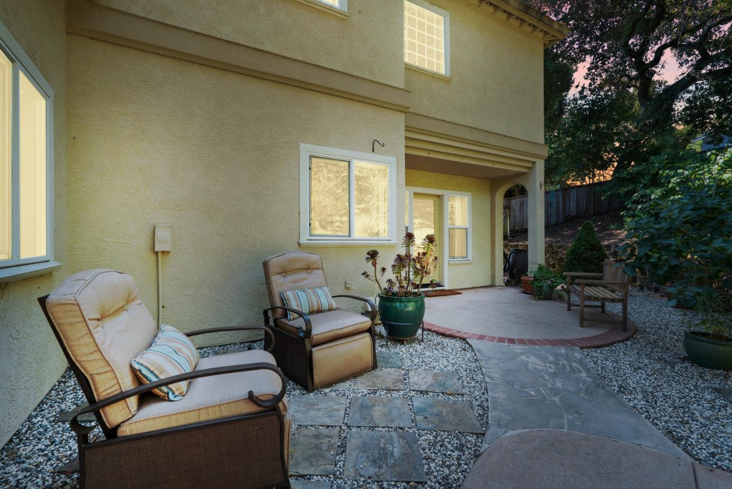 21 Bay Laurel Court