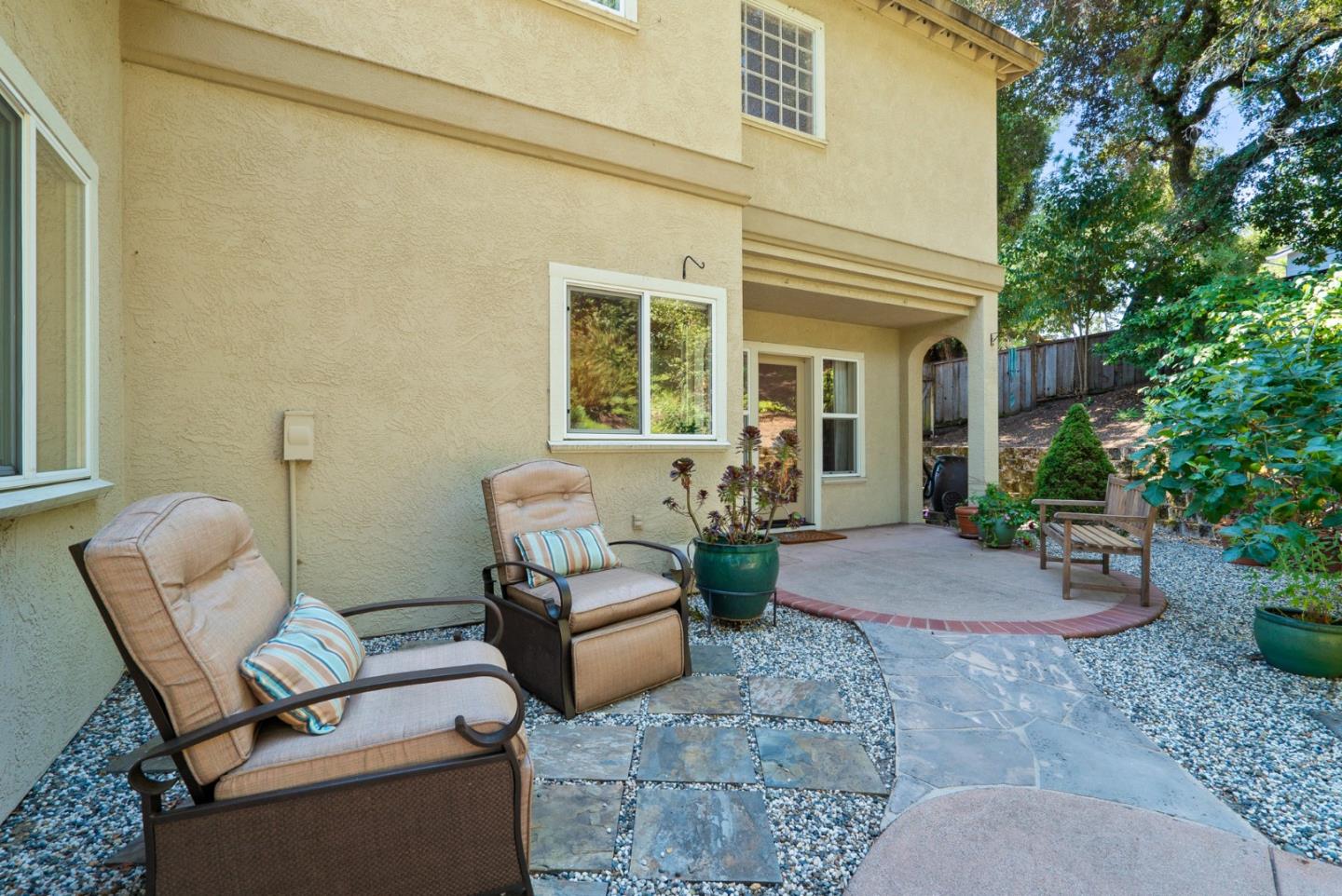 21 Bay Laurel Court