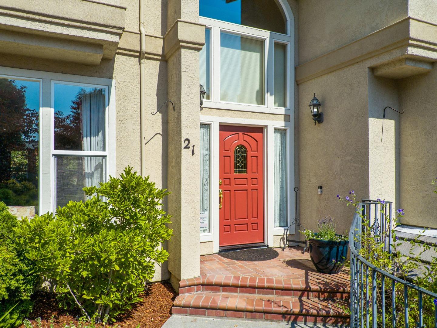 21 Bay Laurel Court