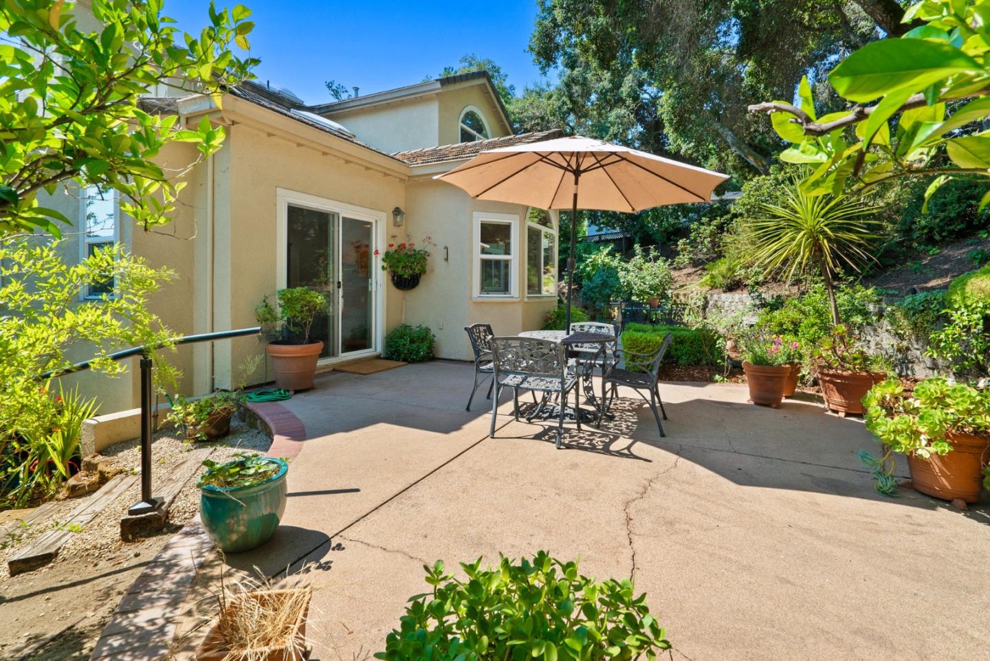 21 Bay Laurel Court