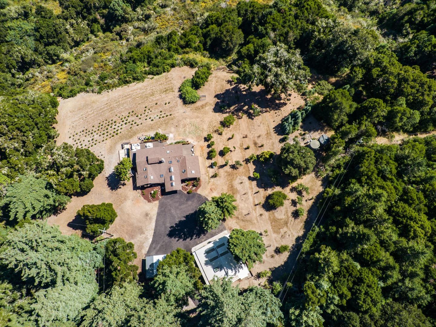 2050 Enos LN