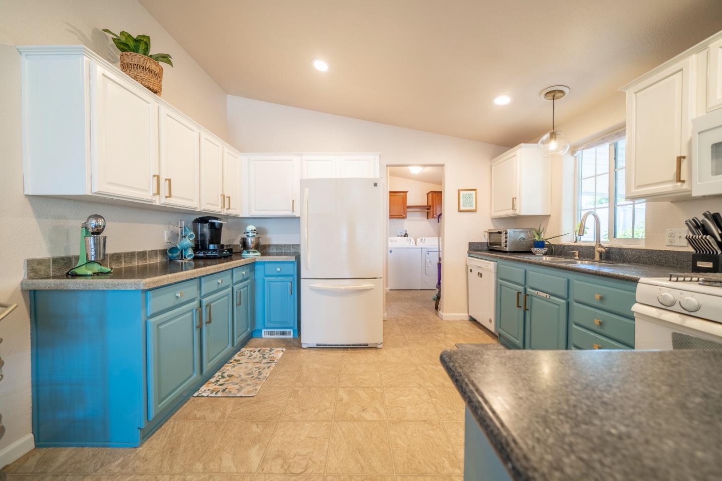 501 South Green Valley Road Unit: 3