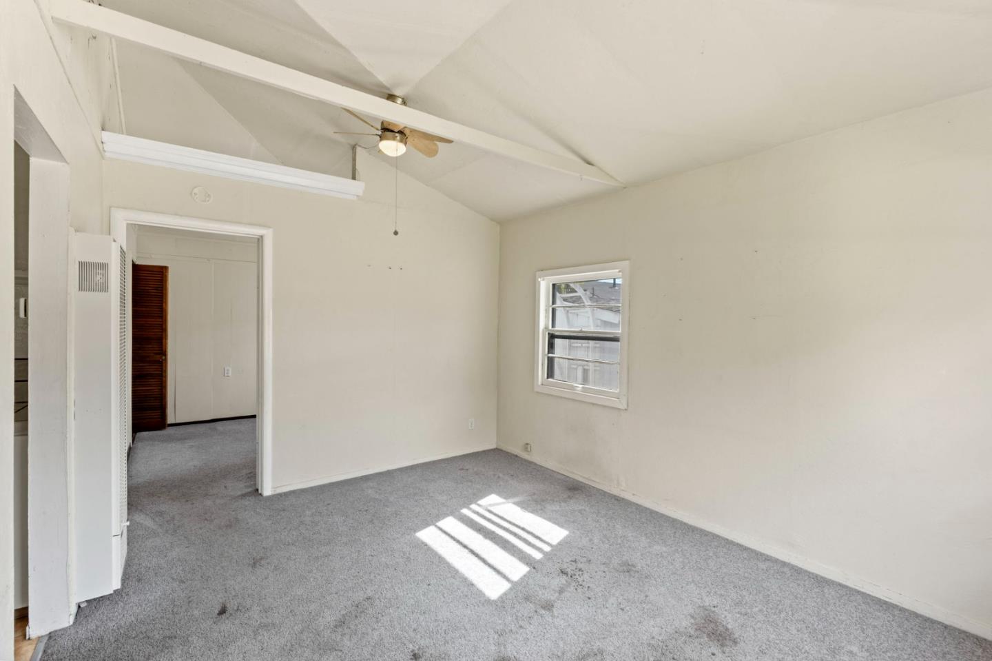 822 Eaton ST