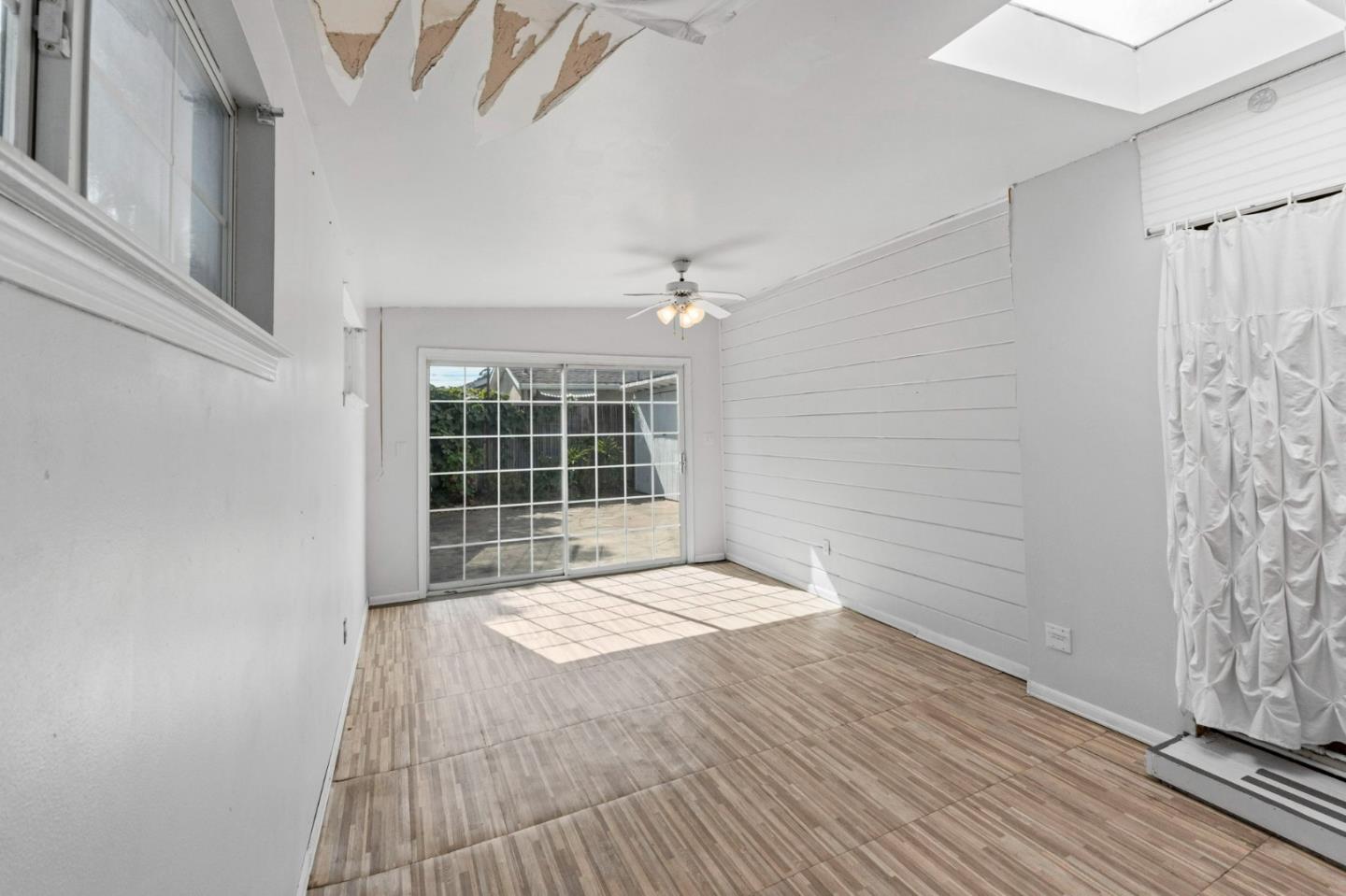 822 Eaton ST