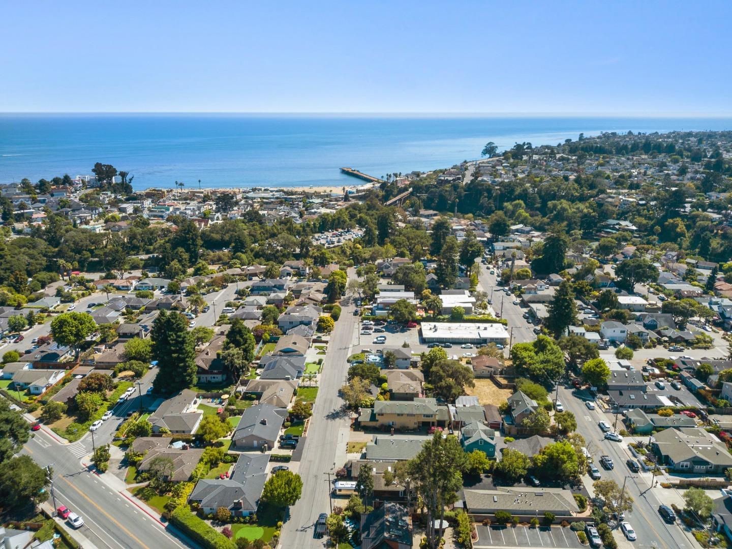 607 Burlingame Avenue