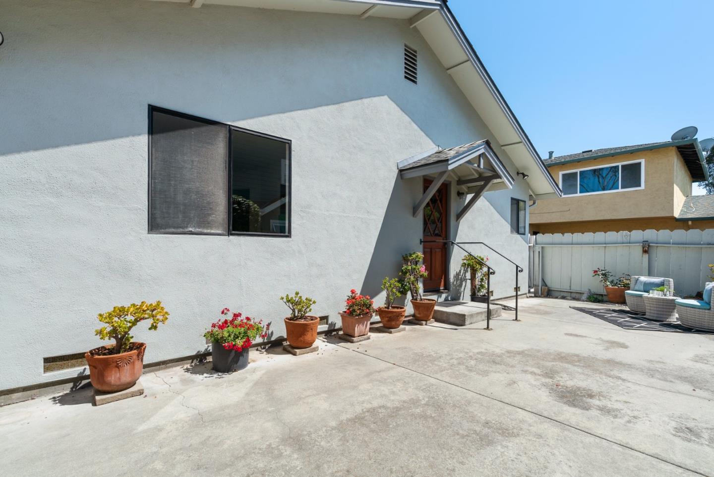 607 Burlingame Avenue