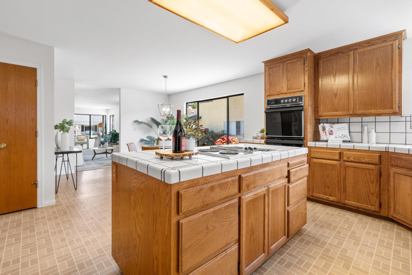 607 Burlingame Avenue