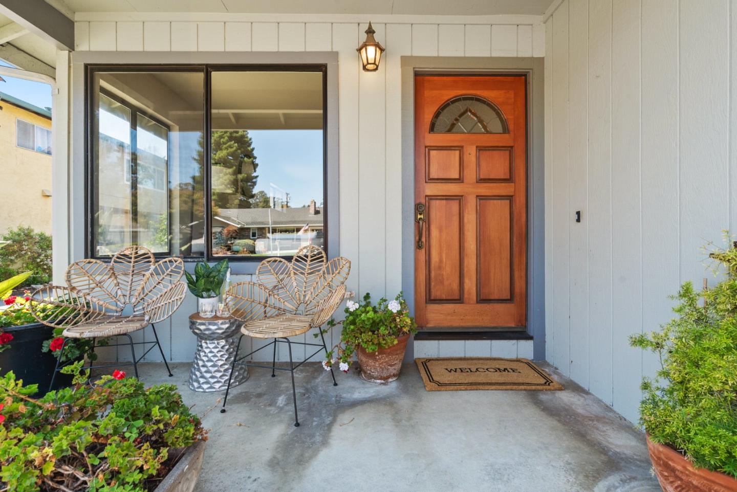 607 Burlingame Avenue
