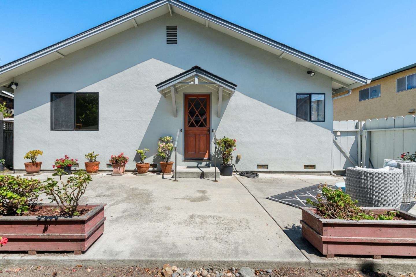 607 Burlingame Avenue