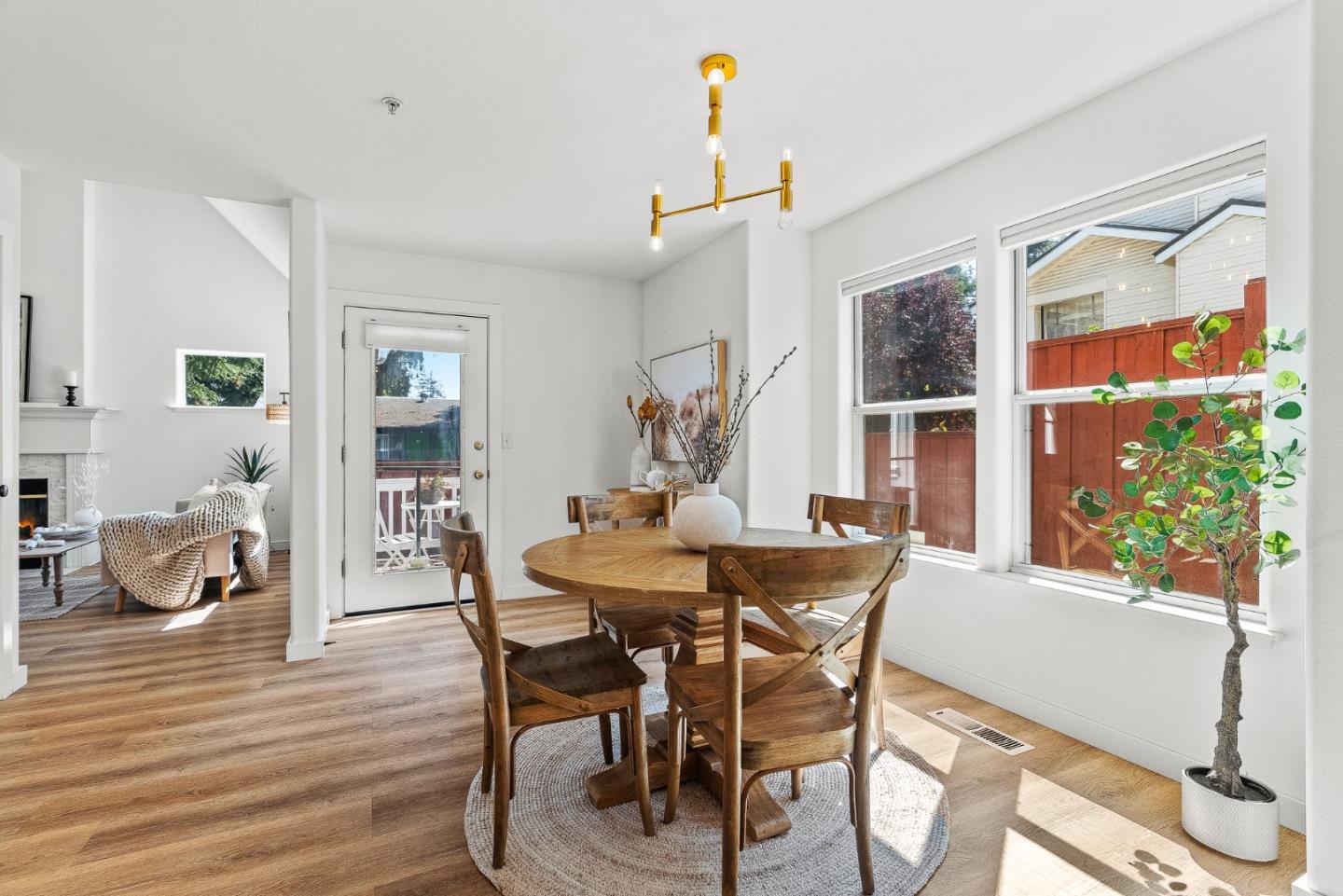 111 Button Street