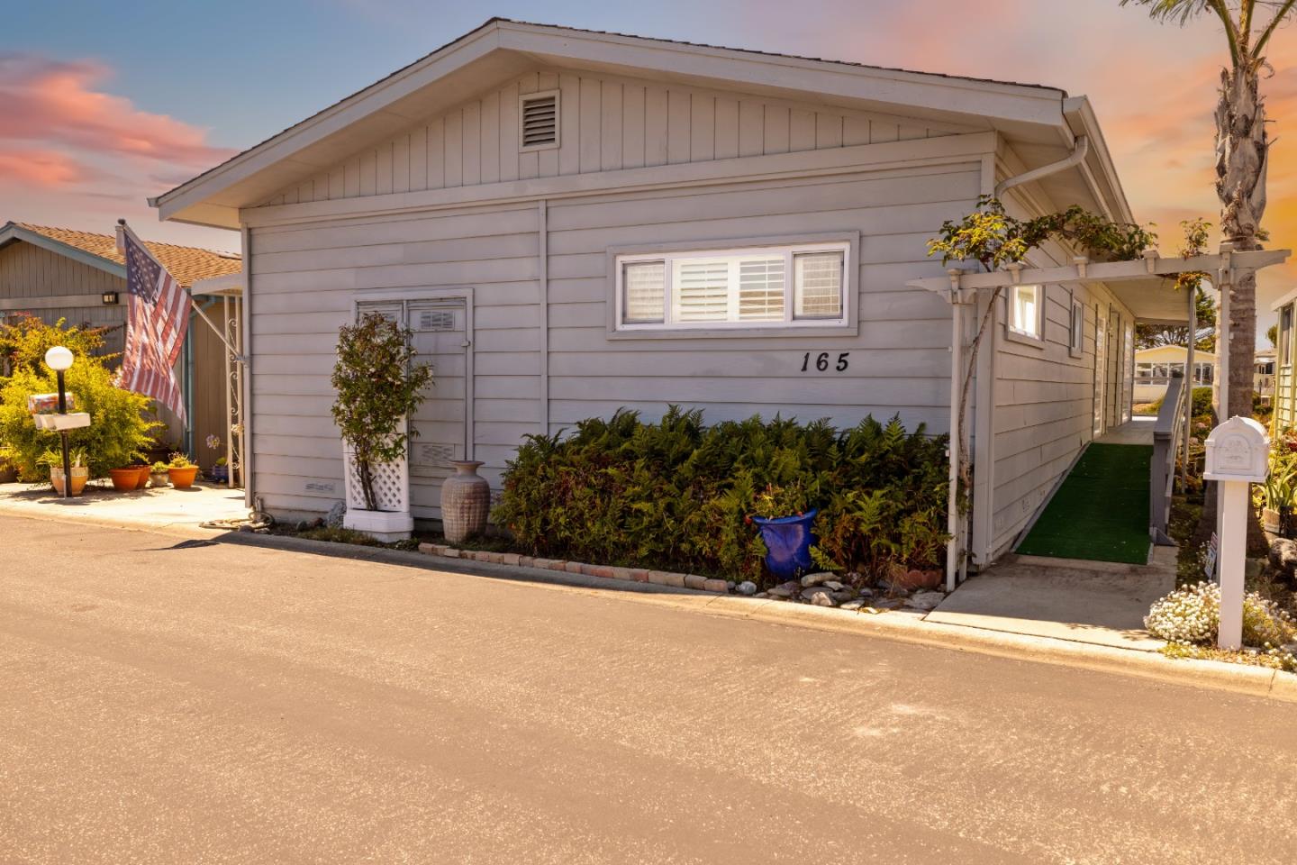 2395 Delaware Avenue Unit: 165