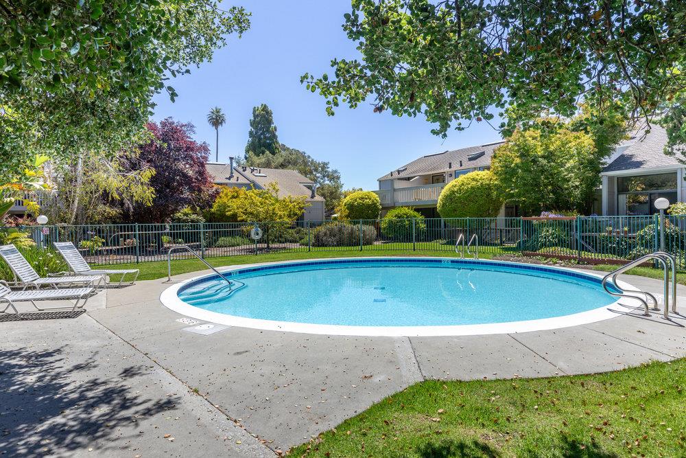 2-1165 E Cliff Drive