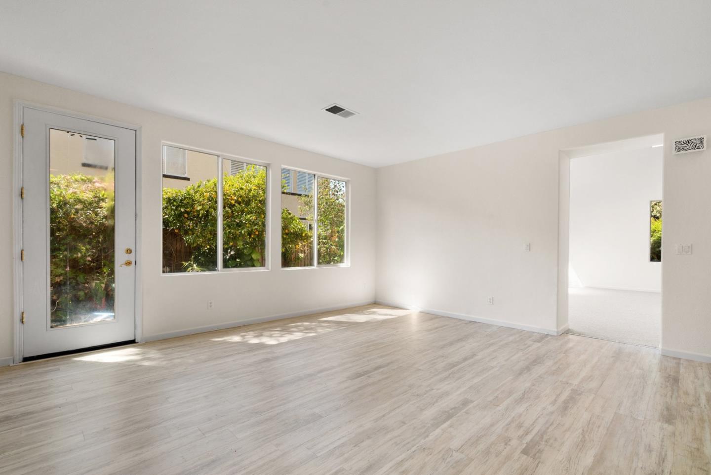 4 La Hacienda ST
