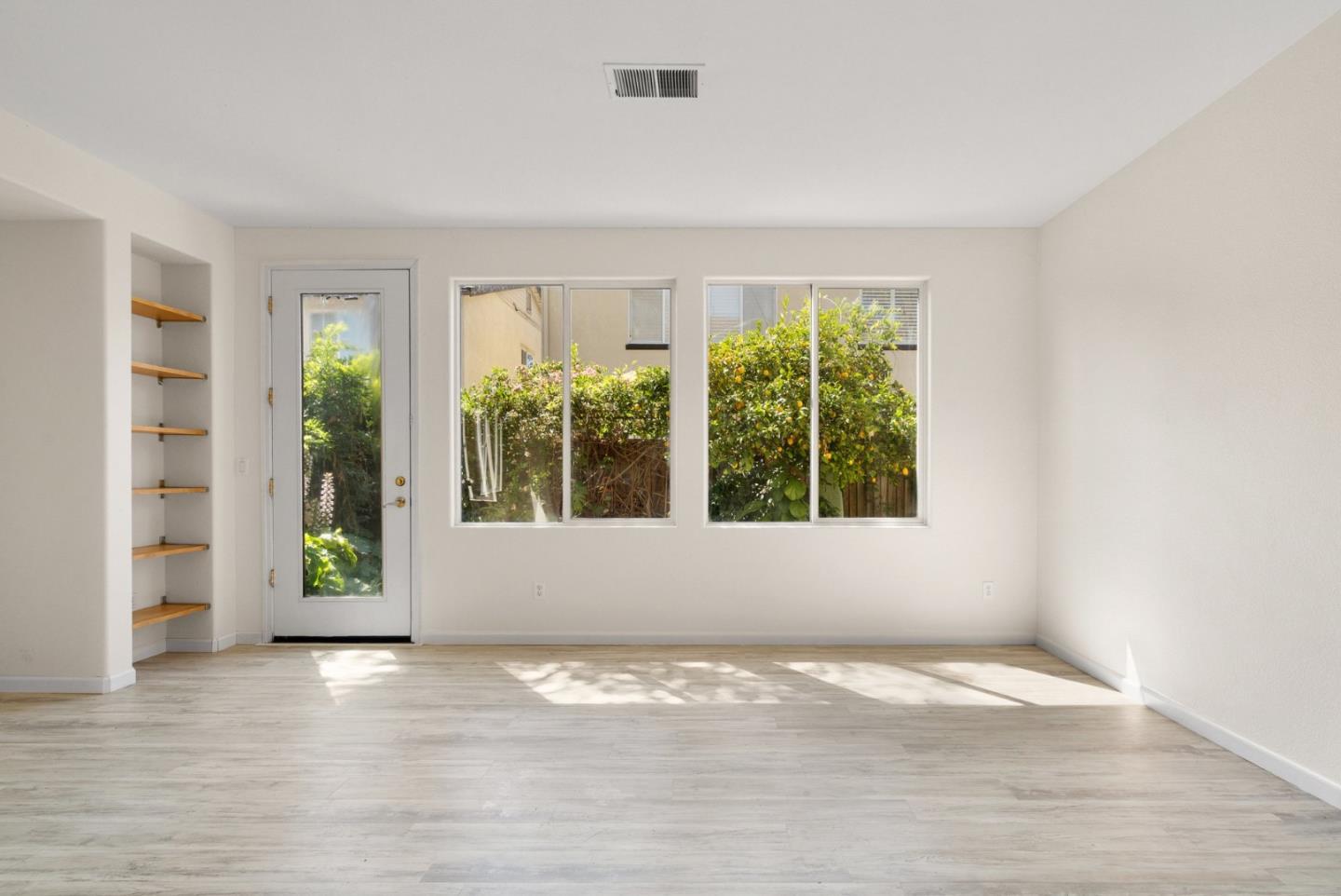 4 La Hacienda ST