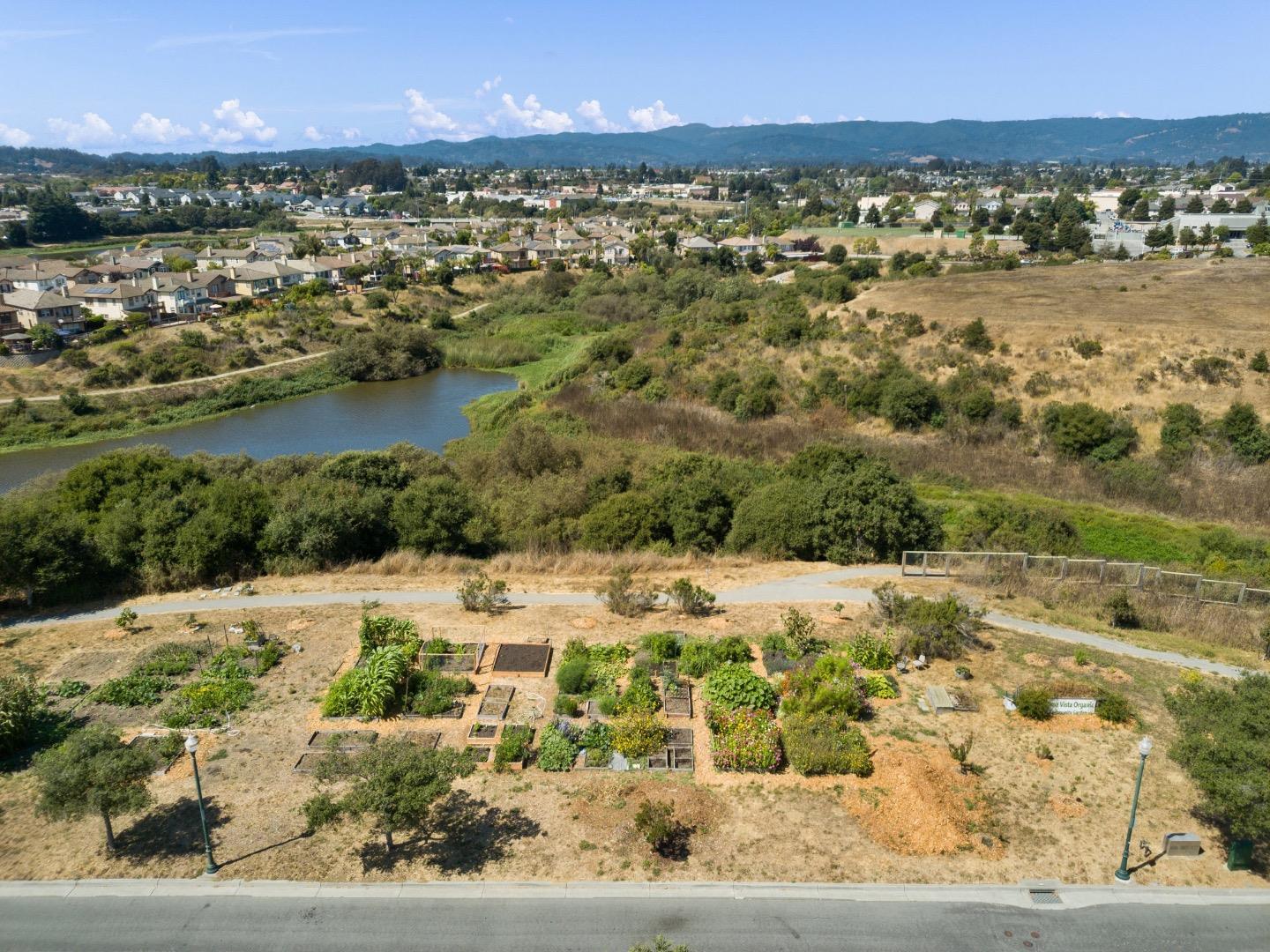 4 La Hacienda ST