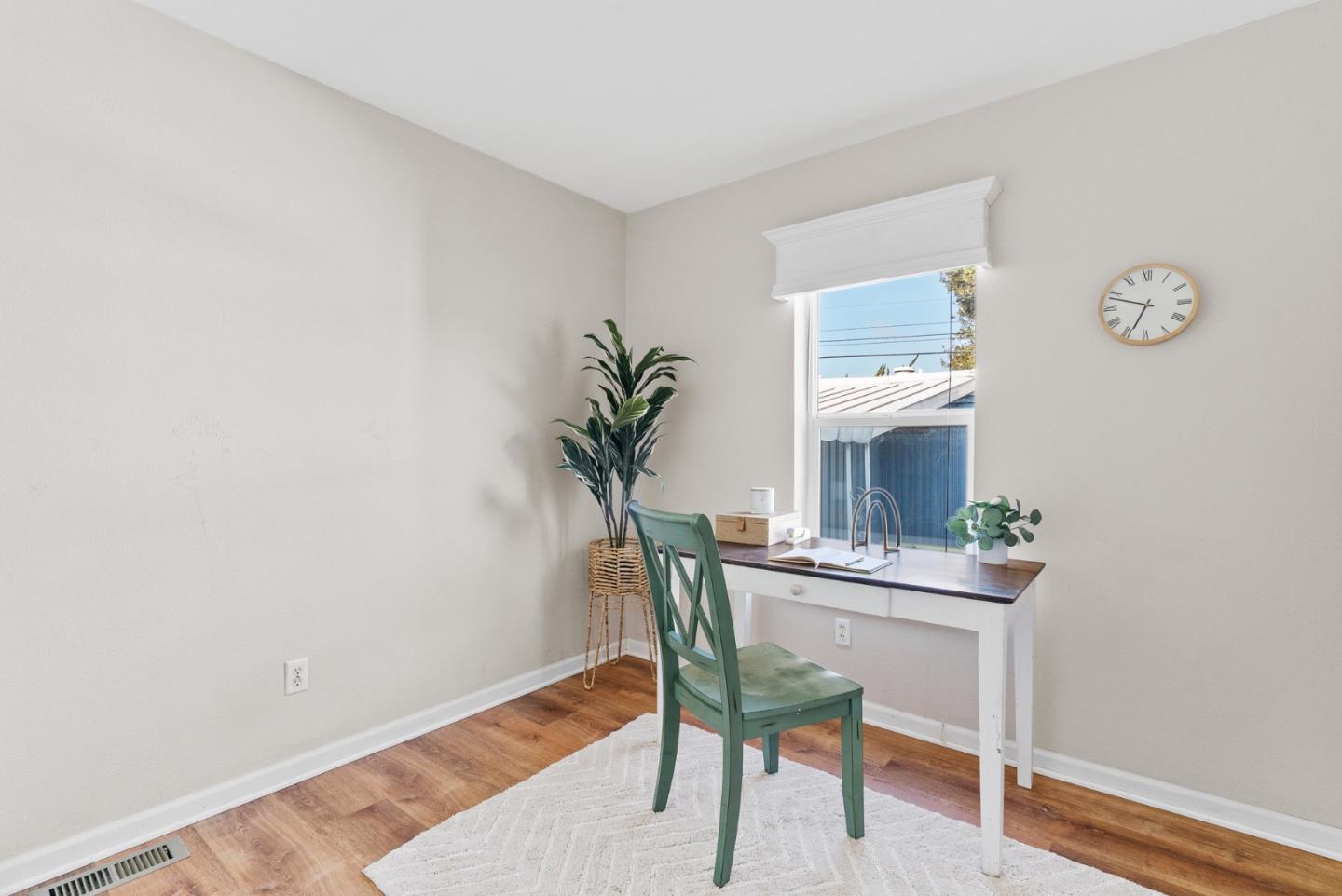 1040 38th Ave Unit: 2