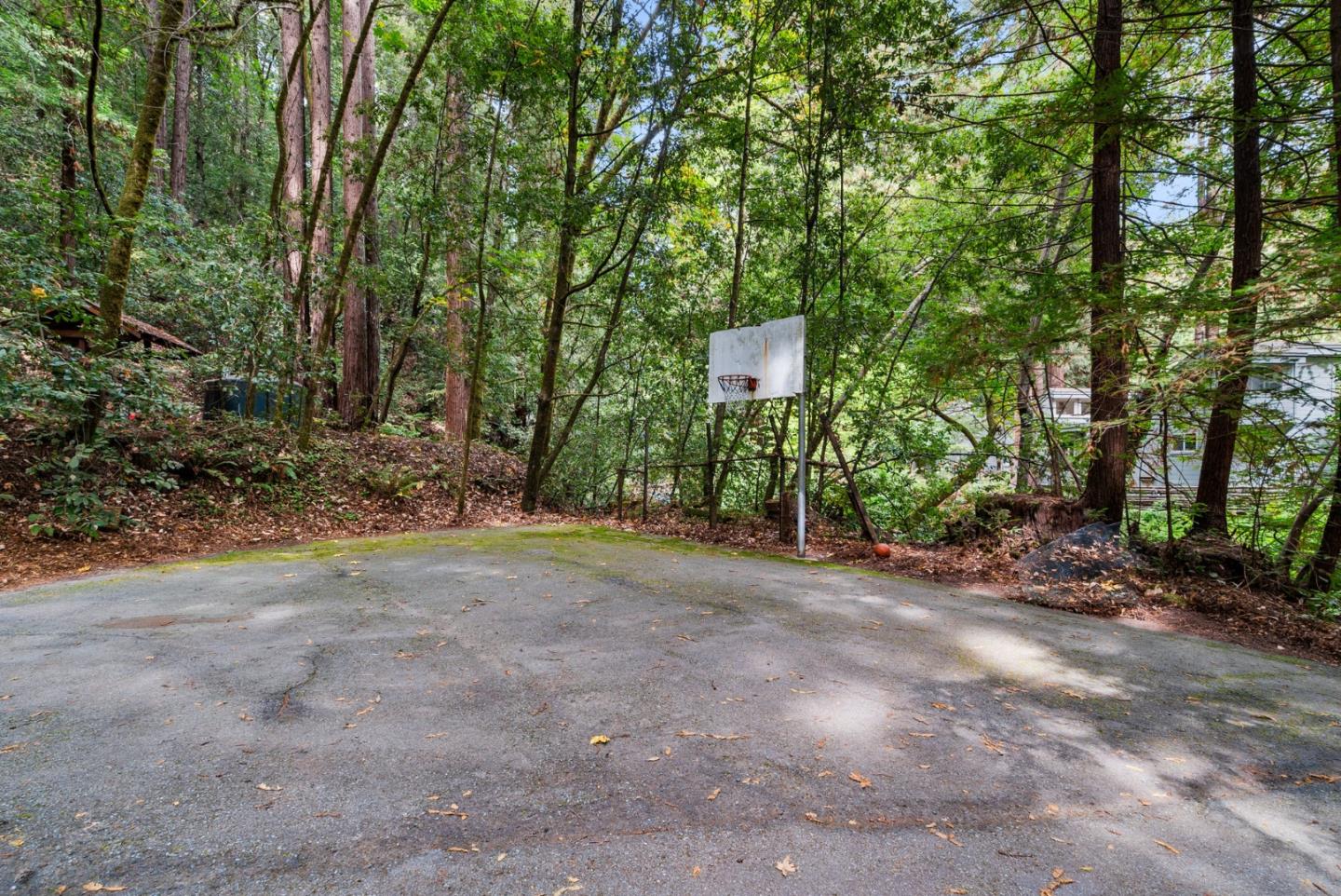 727 Eureka Canyon Road