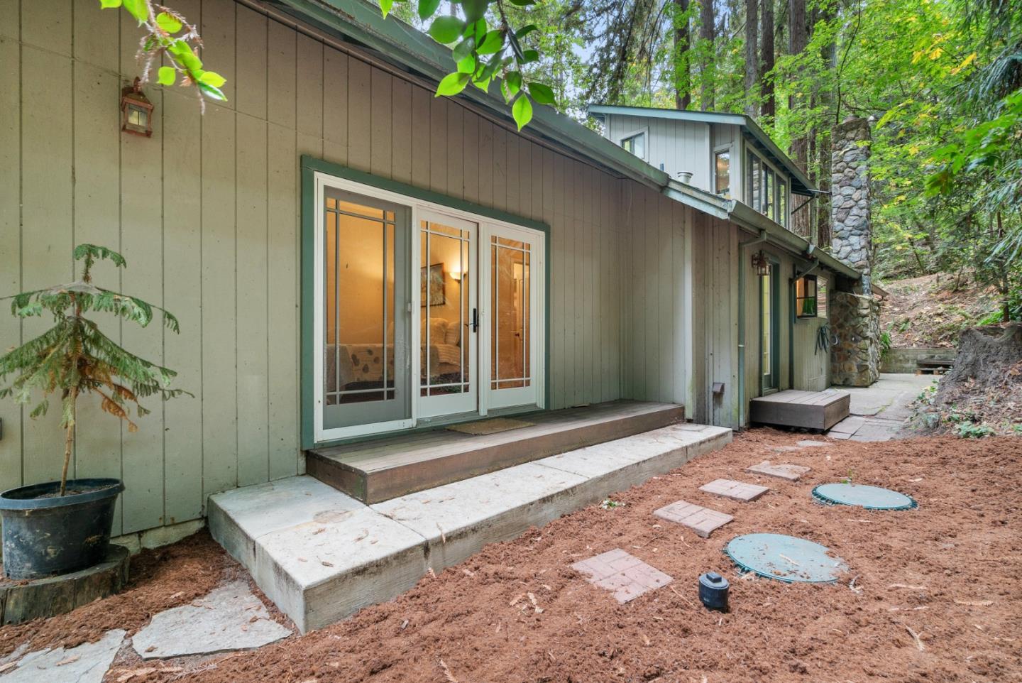 727 Eureka Canyon Road