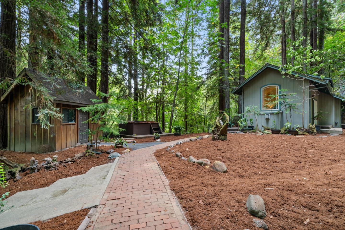 727 Eureka Canyon Road