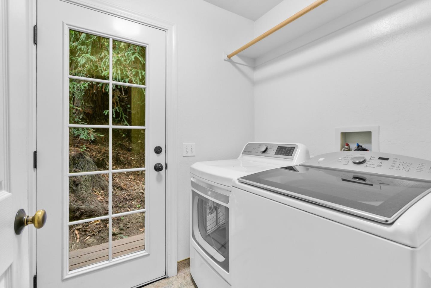 727 Eureka Canyon Road