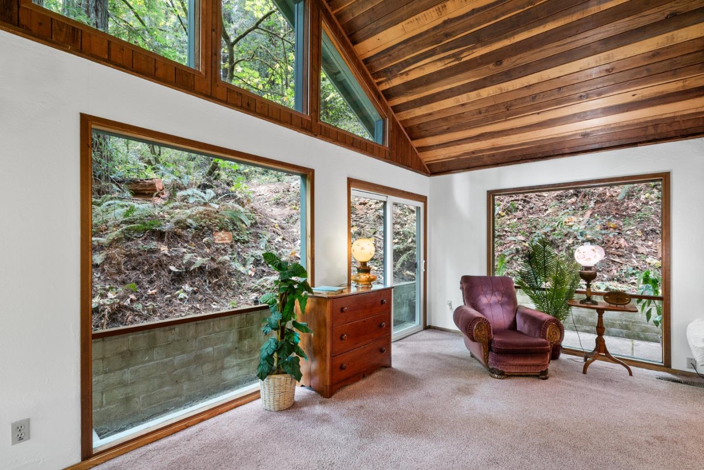 727 Eureka Canyon Road