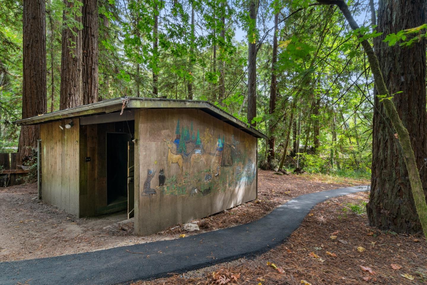 727 Eureka Canyon Road