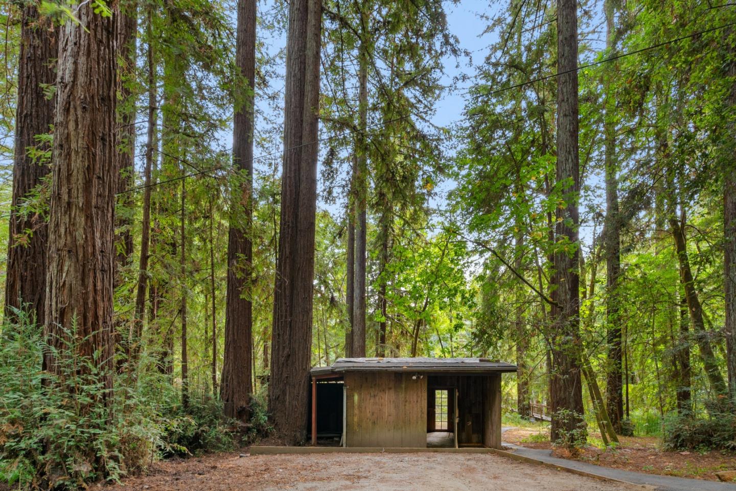 727 Eureka Canyon Road