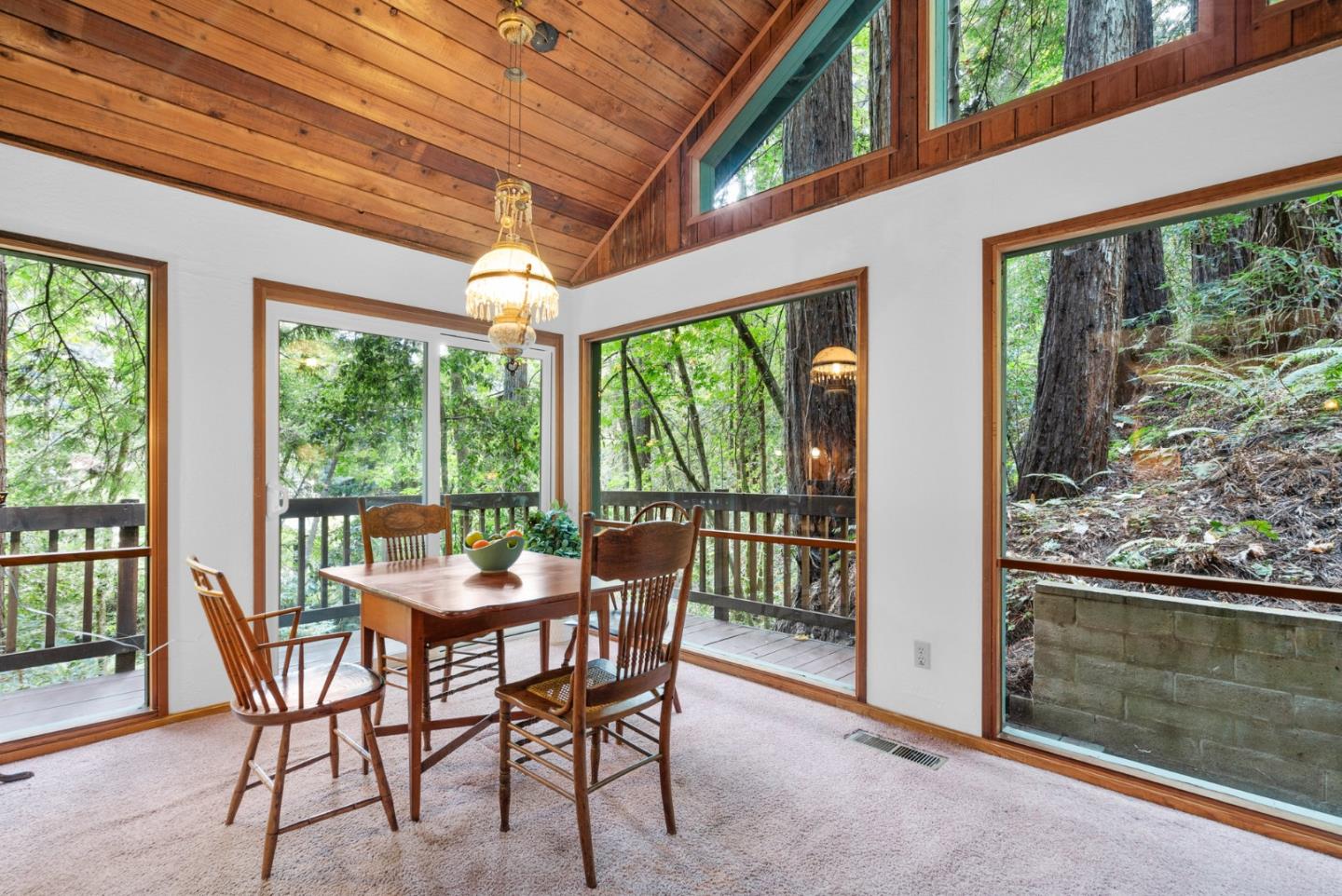 727 Eureka Canyon Road