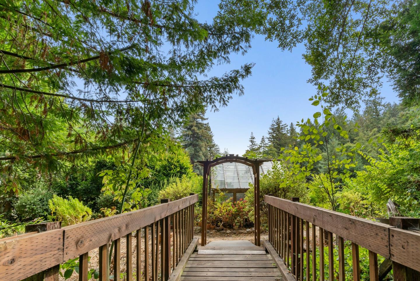 727 Eureka Canyon Road