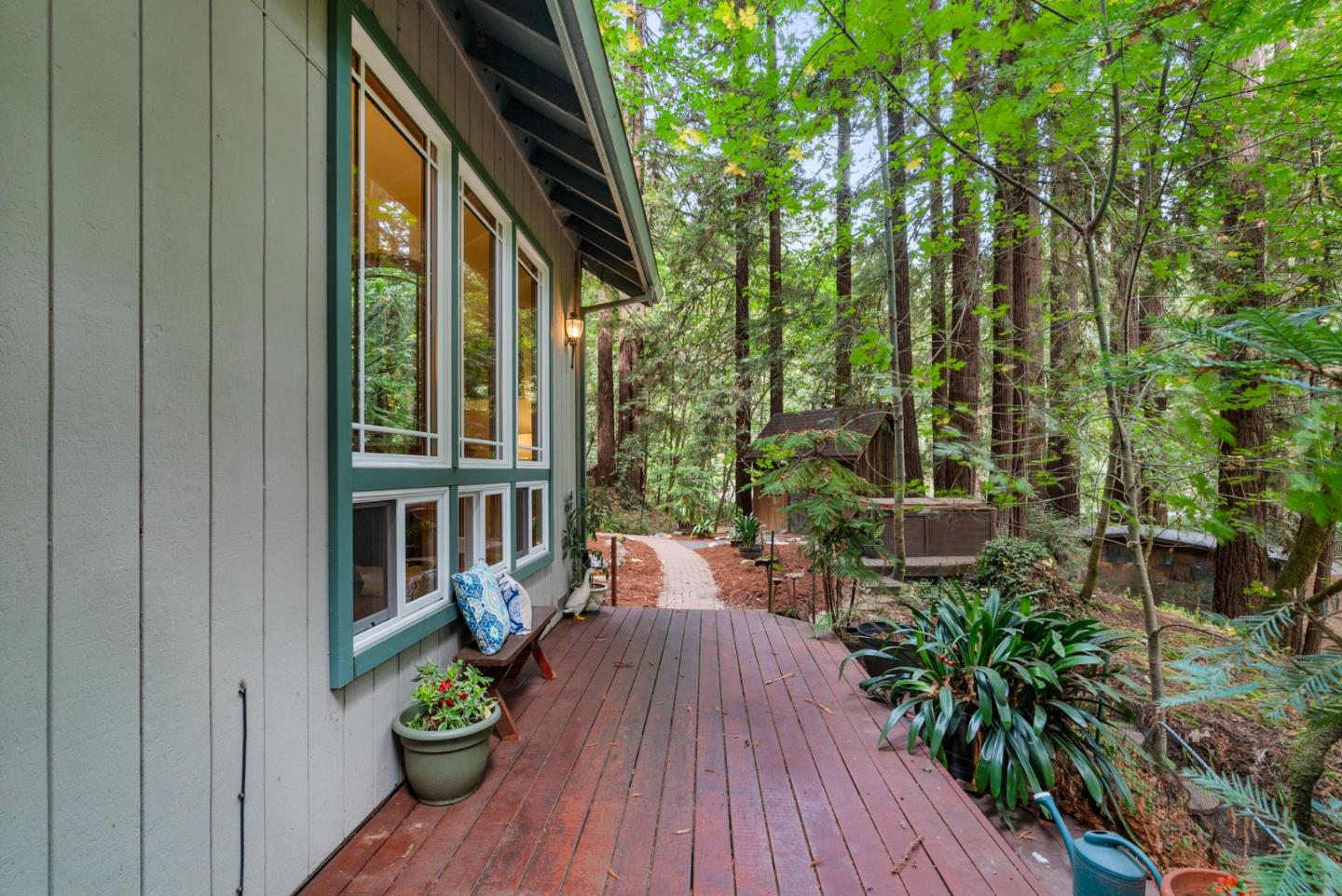 727 Eureka Canyon Road