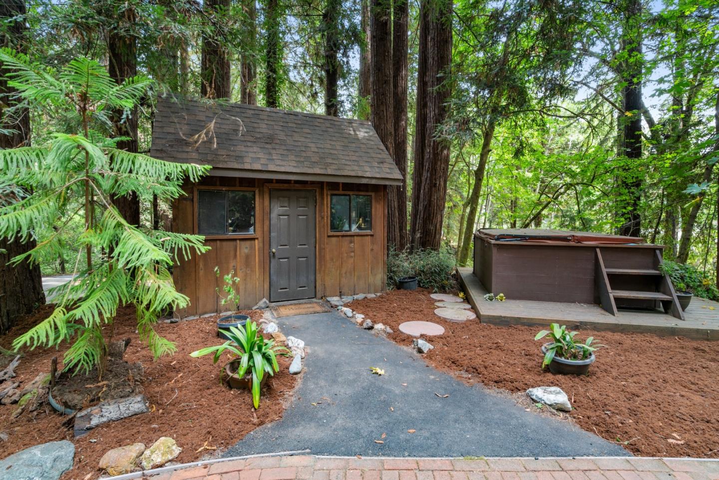 727 Eureka Canyon Road