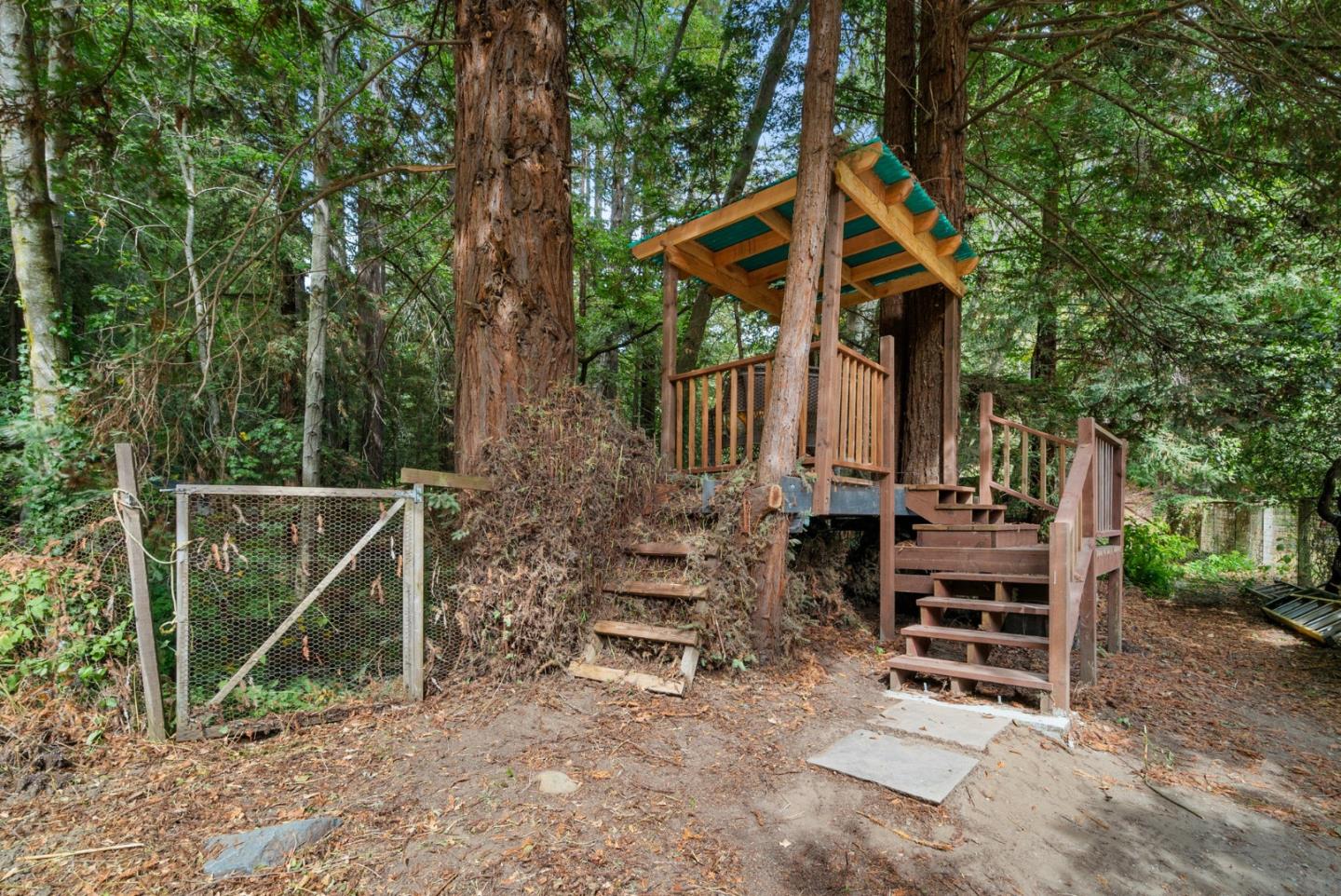 727 Eureka Canyon Road