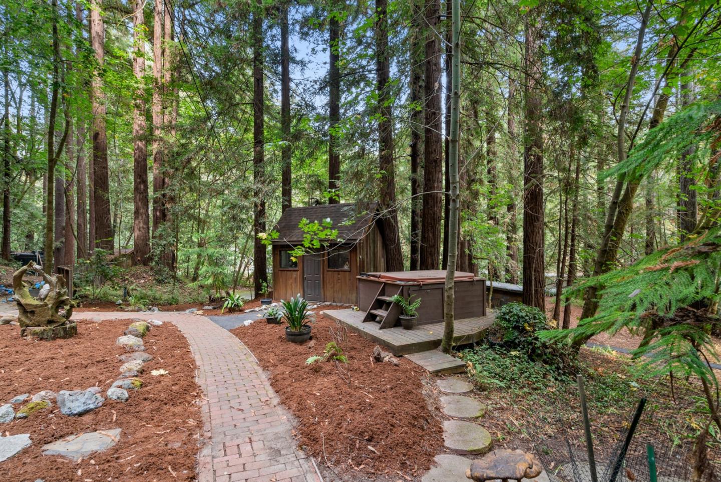 727 Eureka Canyon Road