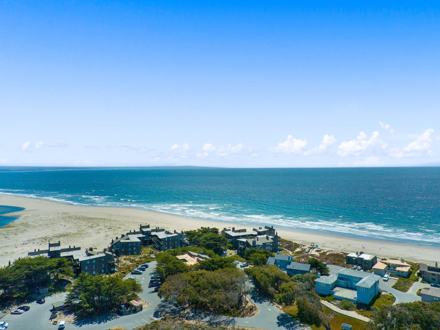 14 Pelican Point