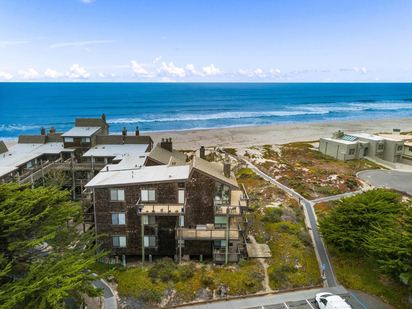14 Pelican Point