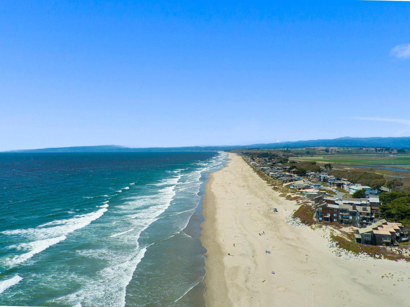 14 Pelican Point