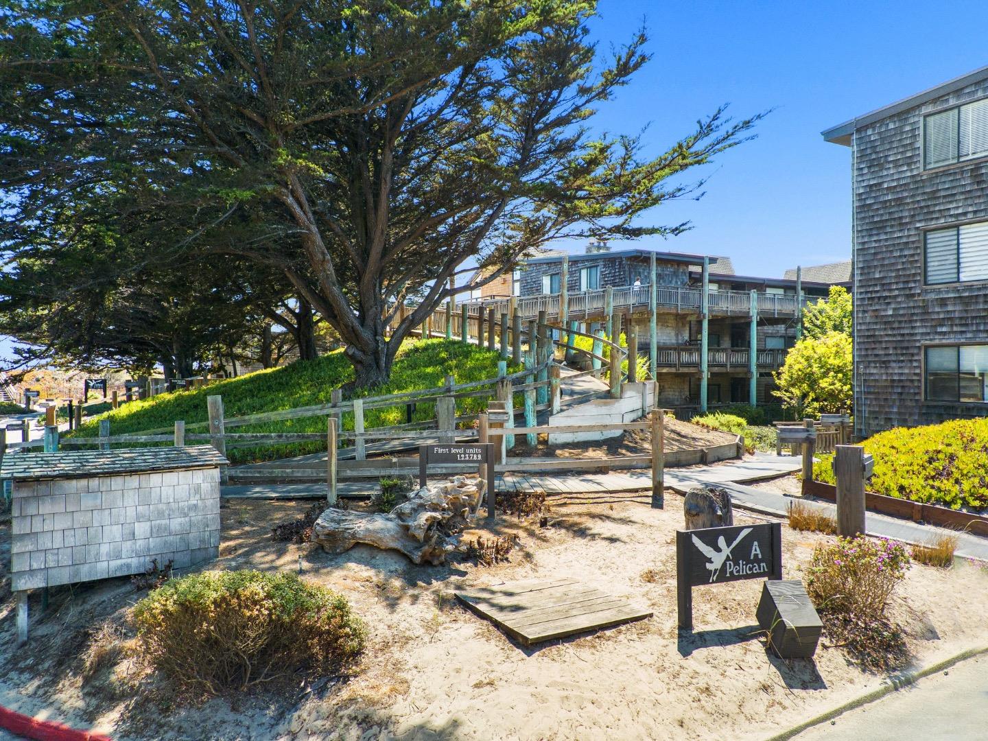 14 Pelican Point