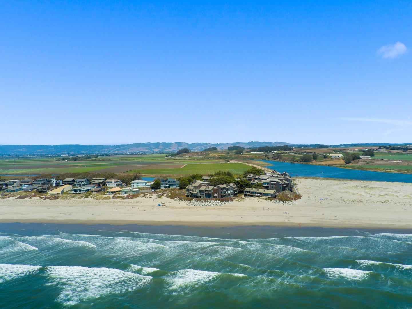 14 Pelican Point