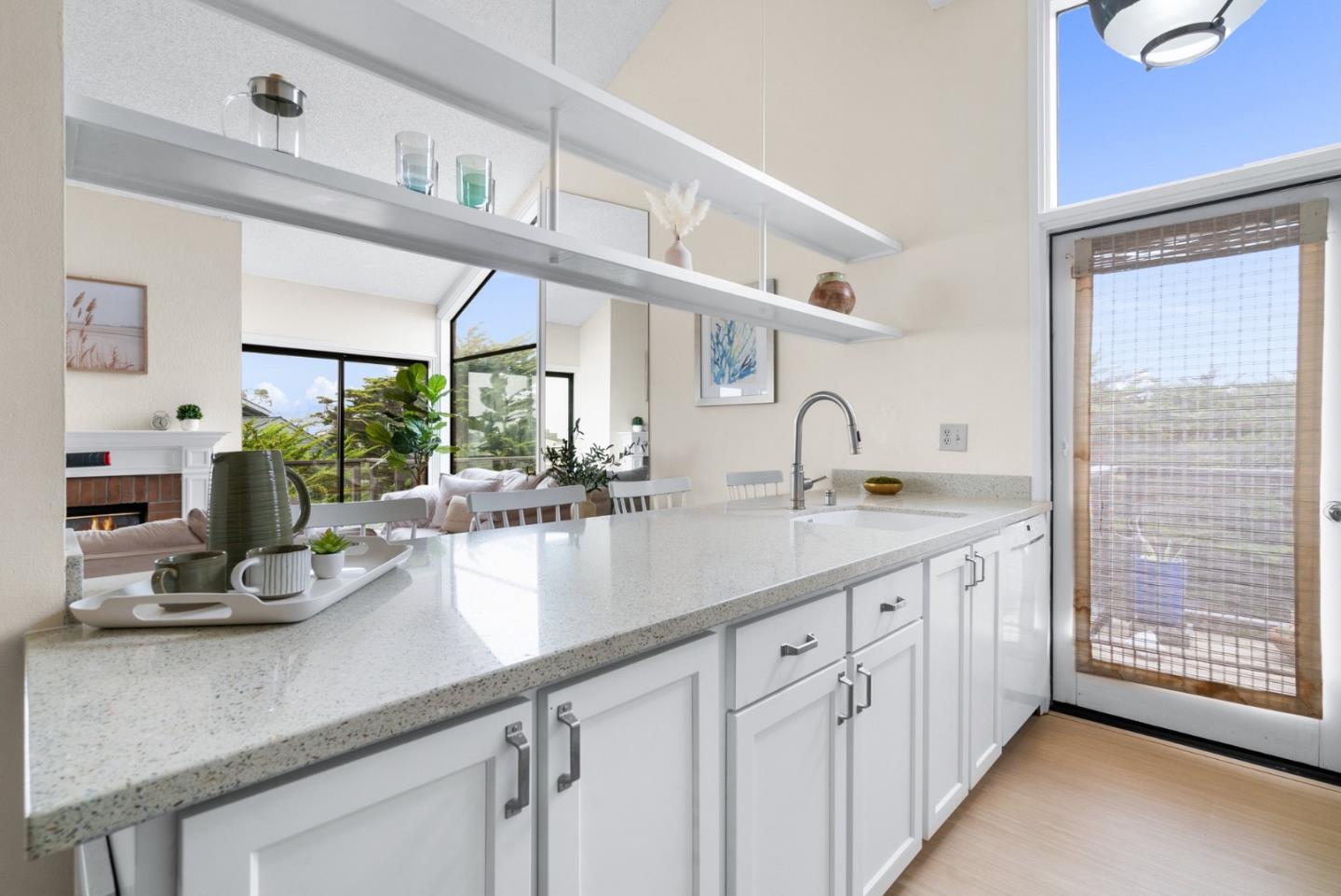14 Pelican Point