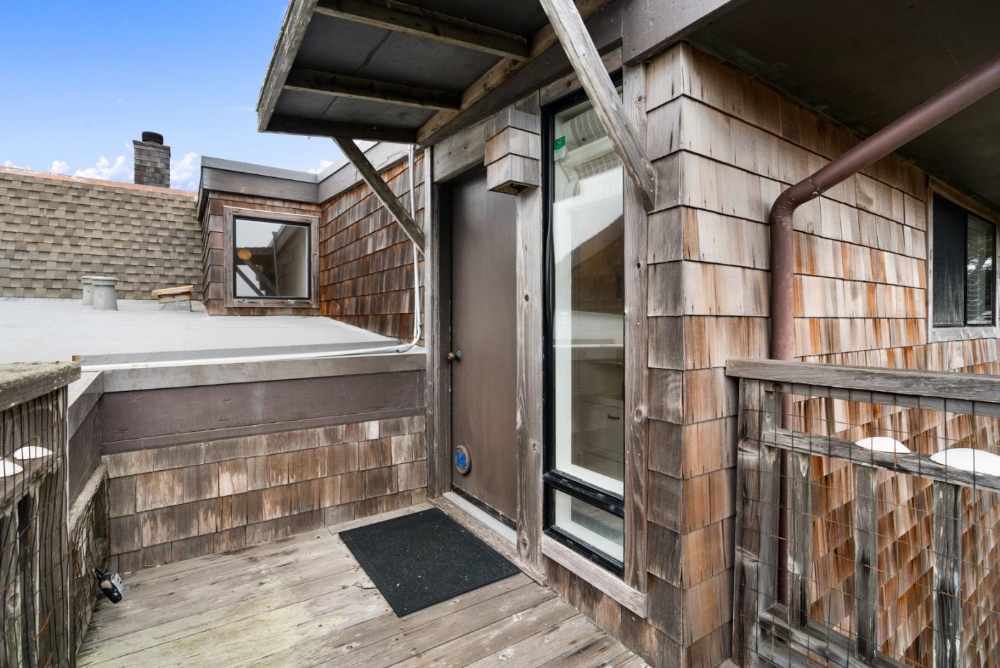 14 Pelican Point