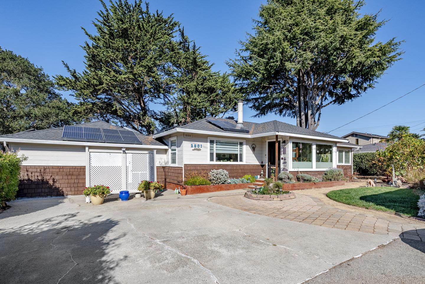 2901 Sandy Lane