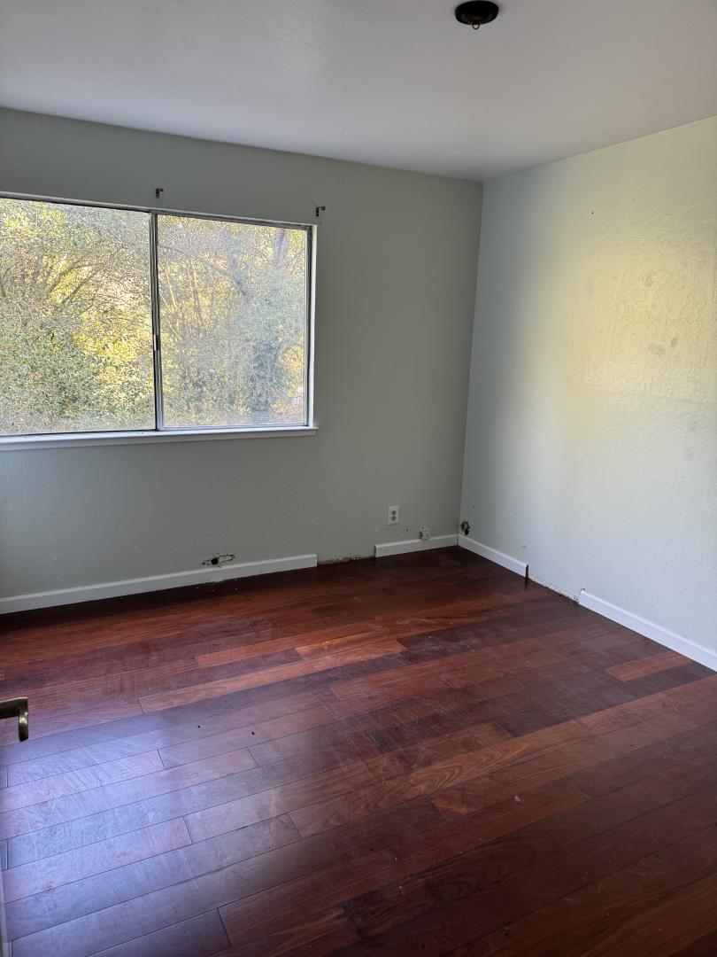 898 Bonita DR