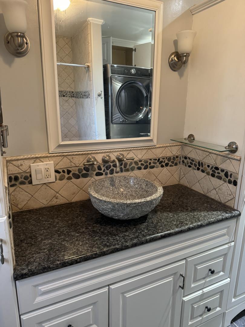 898 Bonita DR
