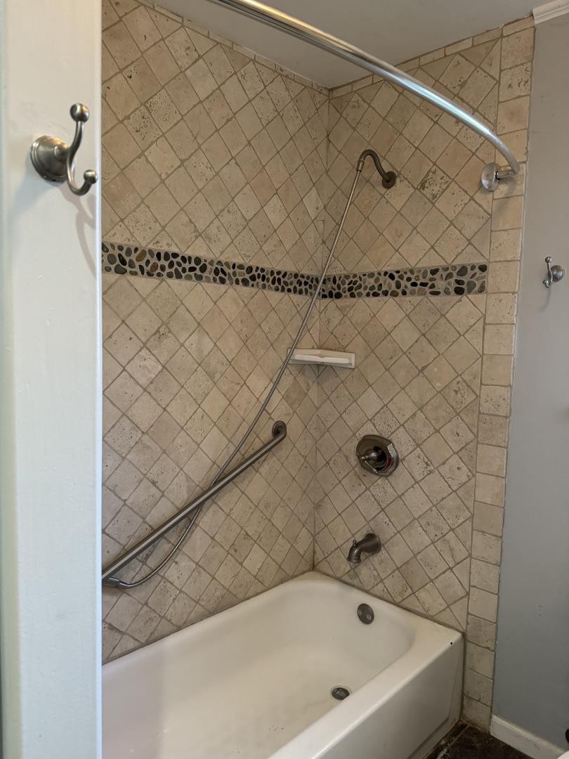 898 Bonita DR
